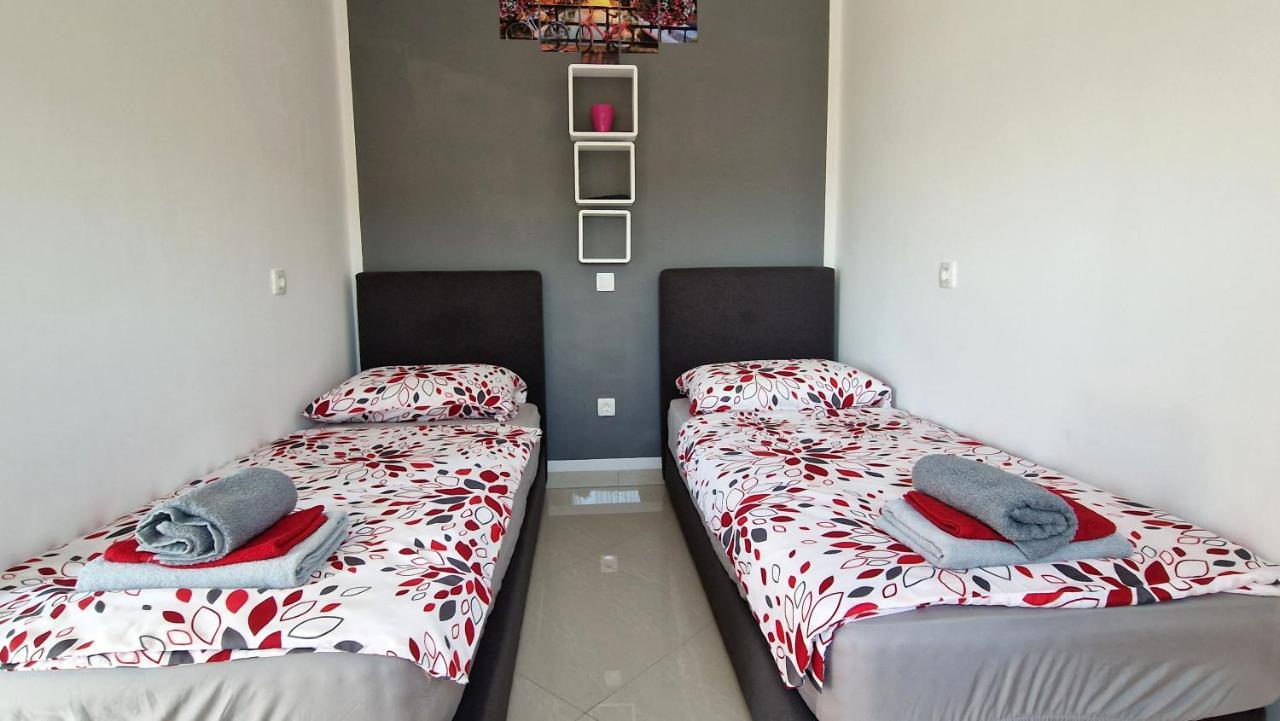 Apartments Pinezic Skrbcici Экстерьер фото